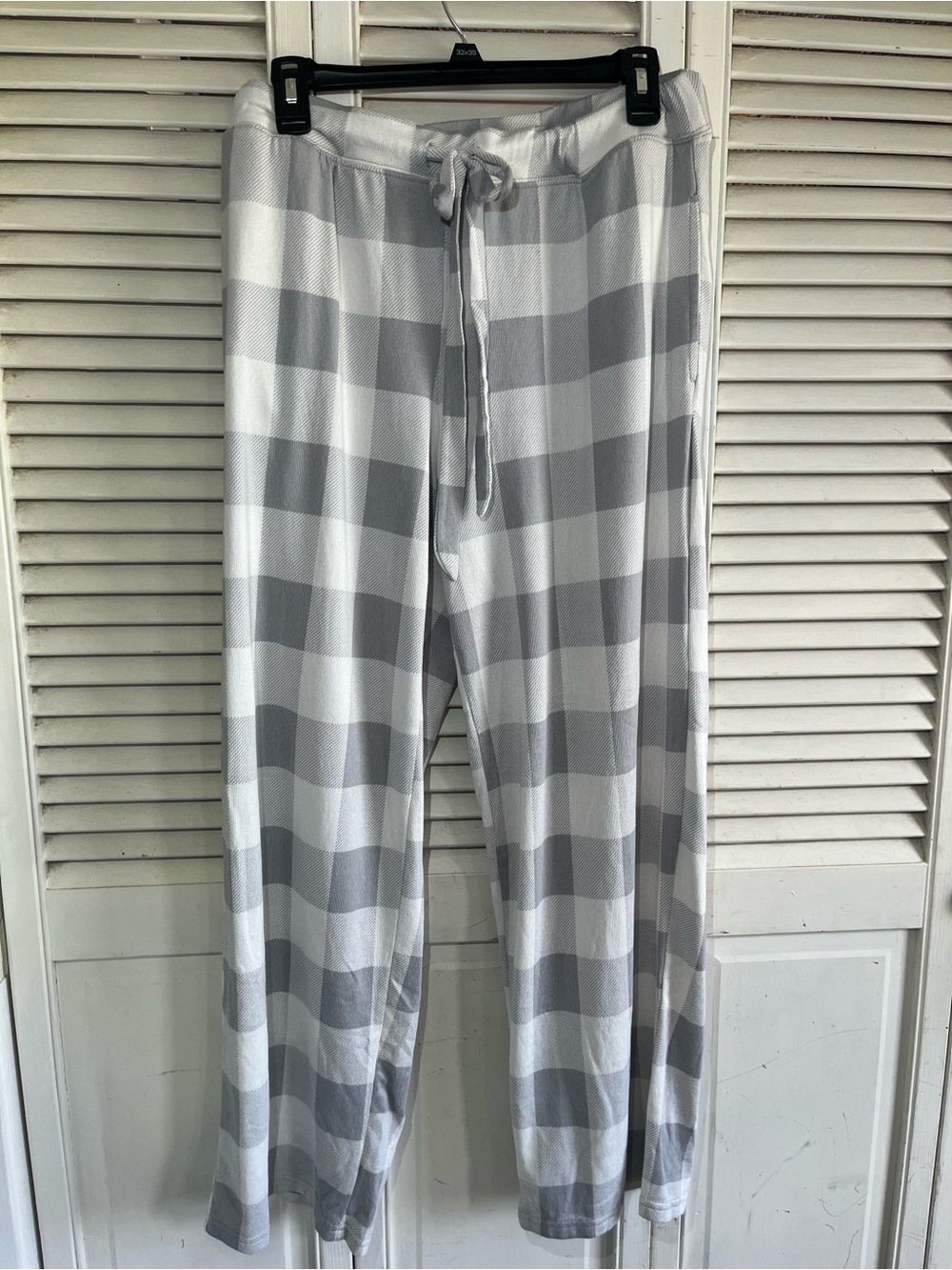 Women’s Gray & White Check Relaxed Pajama Pants